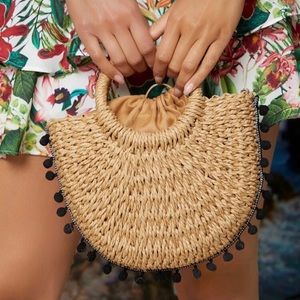 Straw bag tote